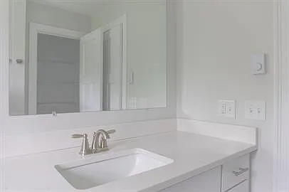 2 Thomas Dr — Photo 10