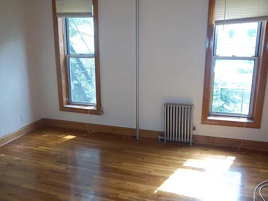 Rented by Maximus Realty Group | media 20