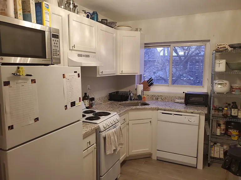 63 Selkirk Rd #8 — Photo 42