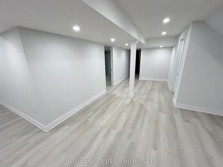 82 Puccini Dr — Photo 10
