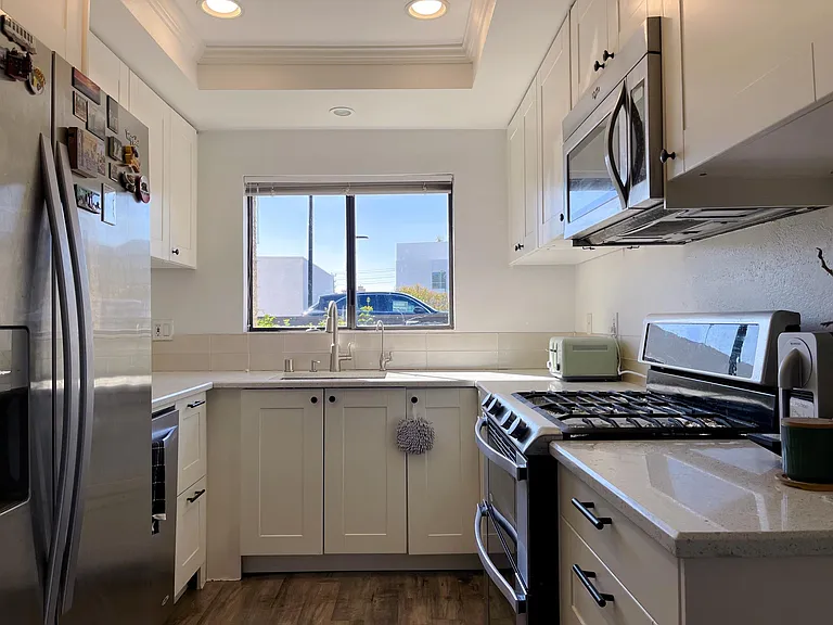 1655 Greenfield Ave #29 — Photo 4