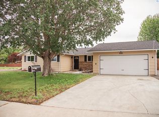620 N Buntin Pl, Kennewick, WA 99336