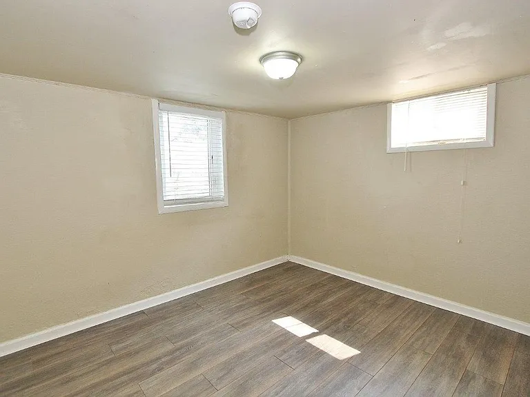 1502 Ellis Ave — Photo 19