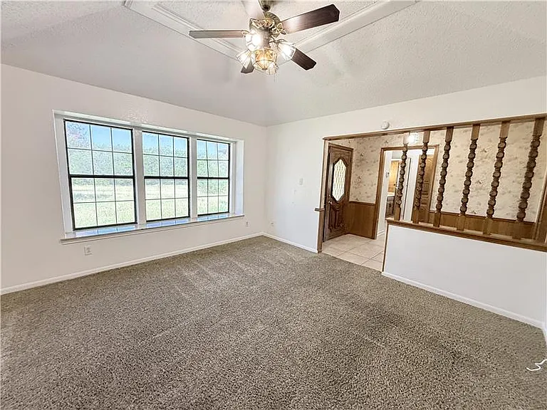 2315 E Business Highway 190 — Photo 13