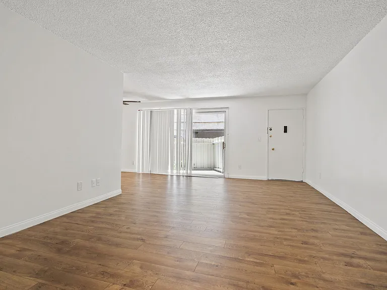 3625 Mentone Ave — Photo 6