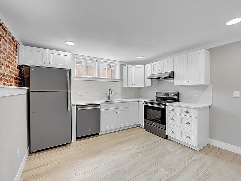 1584 Meade St — Photo 14