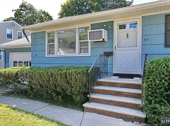 4th image of 557 Cleveland Ave