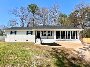 2620 Valley View Dr, Rocky Face, GA 30740