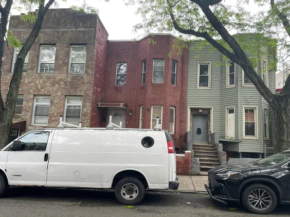 4 Jardine Pl, Brooklyn, NY 11233