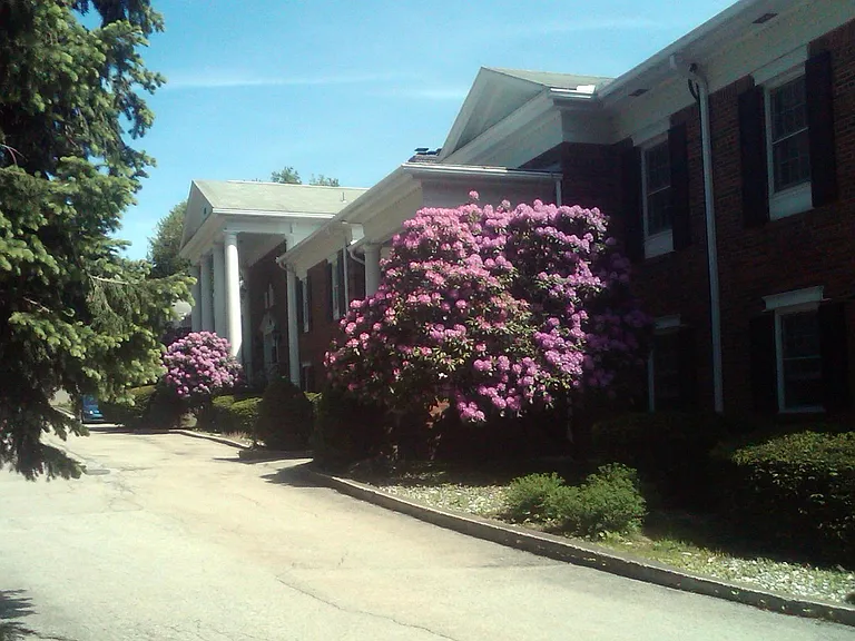 870 College Ave #10A — Photo 2