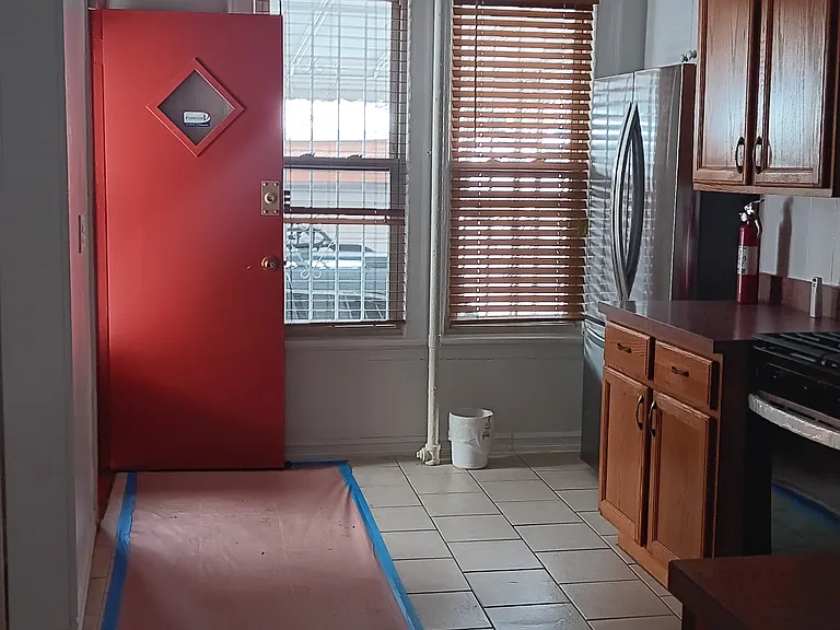 1811 Wallace Ave — Photo 8