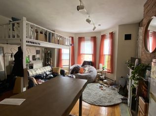 379 Beacon St #4-R, Boston, MA 02116