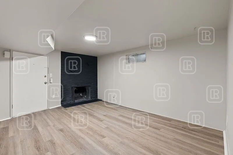 Studio, 1.0 bath, 550 sqft, $950 — Photo 4