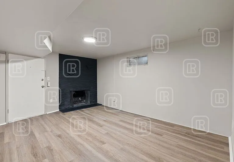 7313 E 6th Ave #5 — Photo 4