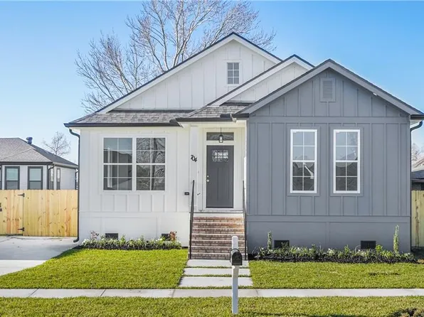 704 E Josephine St, Chalmette, LA 70043