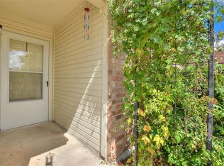 208 Quartz Ct, Jarrell, TX 76537