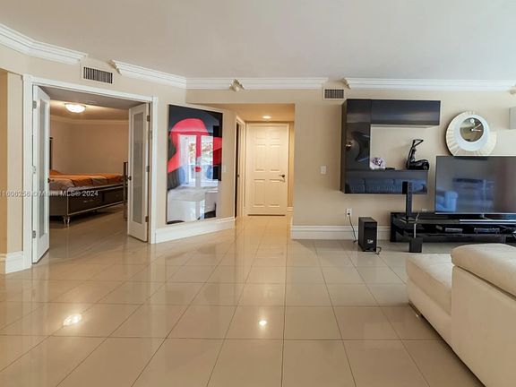 4th image of 16711 Collins Ave Unit 304