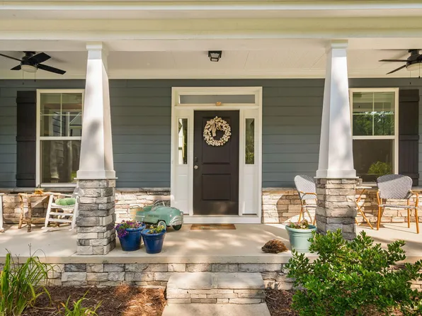 121 Roundrock Ln, Sanford, NC 27330