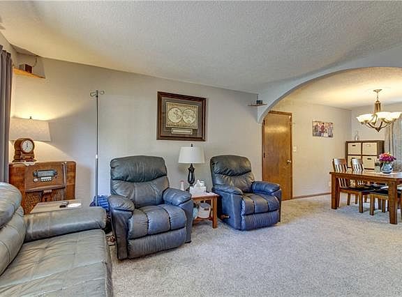 5th image of 15805 E 42nd Pl