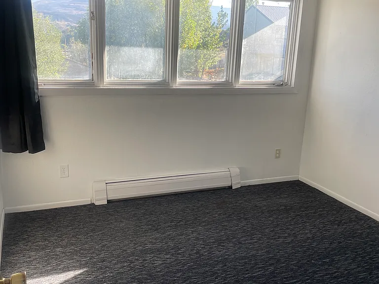 1185 Park Ave — Photo 9