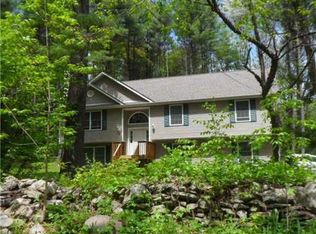 8 W Peenpack Trl, Sparrowbush, NY 12780