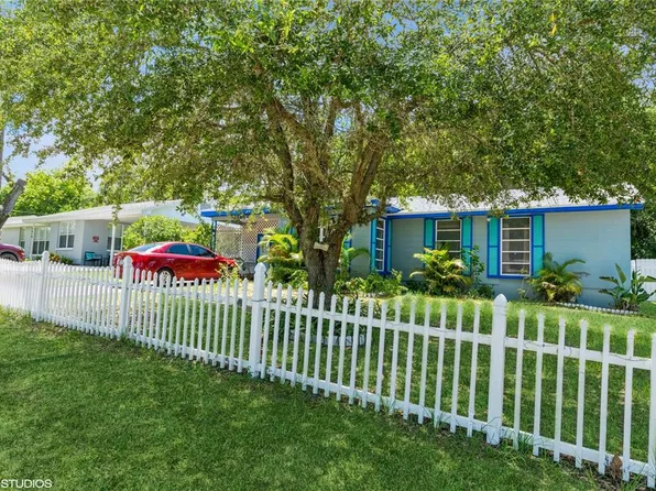 1612 Crest Ave, Leesburg, FL 34748