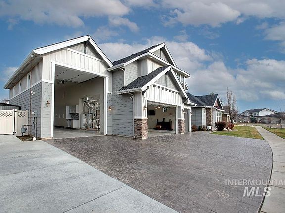 2nd image of 3070 W Tubac Dr