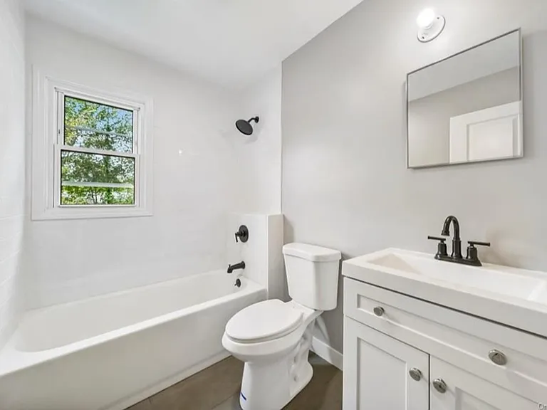 3 Mid Oaks Dr — Photo 9