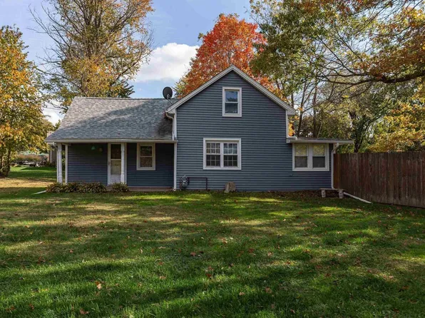 711 E 19th Ave, Coal Valley, IL 61240