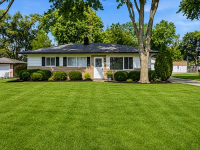 1203 N Chapel Hill Rd, McHenry, IL, 60051