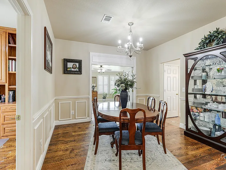9921 Sean Dr — Photo 5