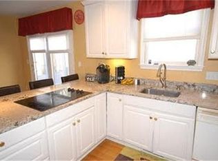 19 Foxwood Dr, North Andover, MA 01845