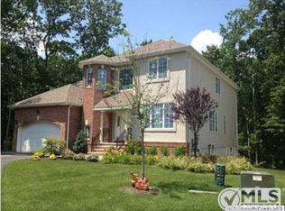 109 Reagan Ct, Lakewood, NJ 08701