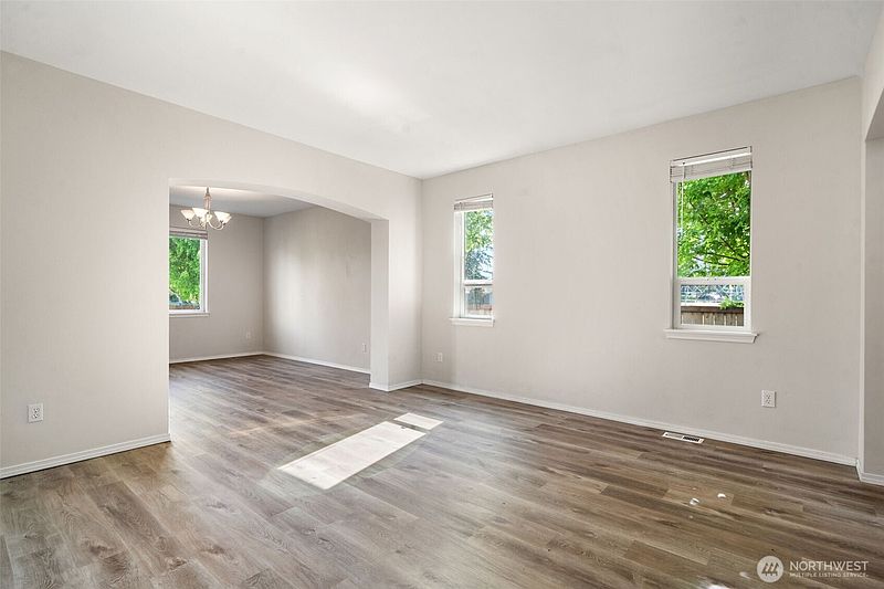 3rd image of 6602 159th Street E