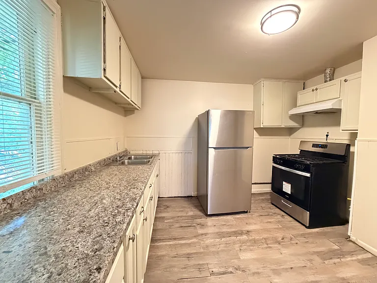 67 Barton St #2 — Photo 12