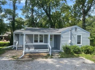 2720 Saint Ambrose Dr, Godfrey, IL 62035
