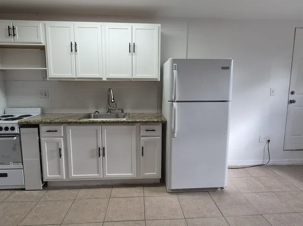 17152 NE 3rd Ct, North Miami Beach, FL 33162