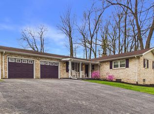 6105 Eyster Ave, Spring Grove, PA 17362