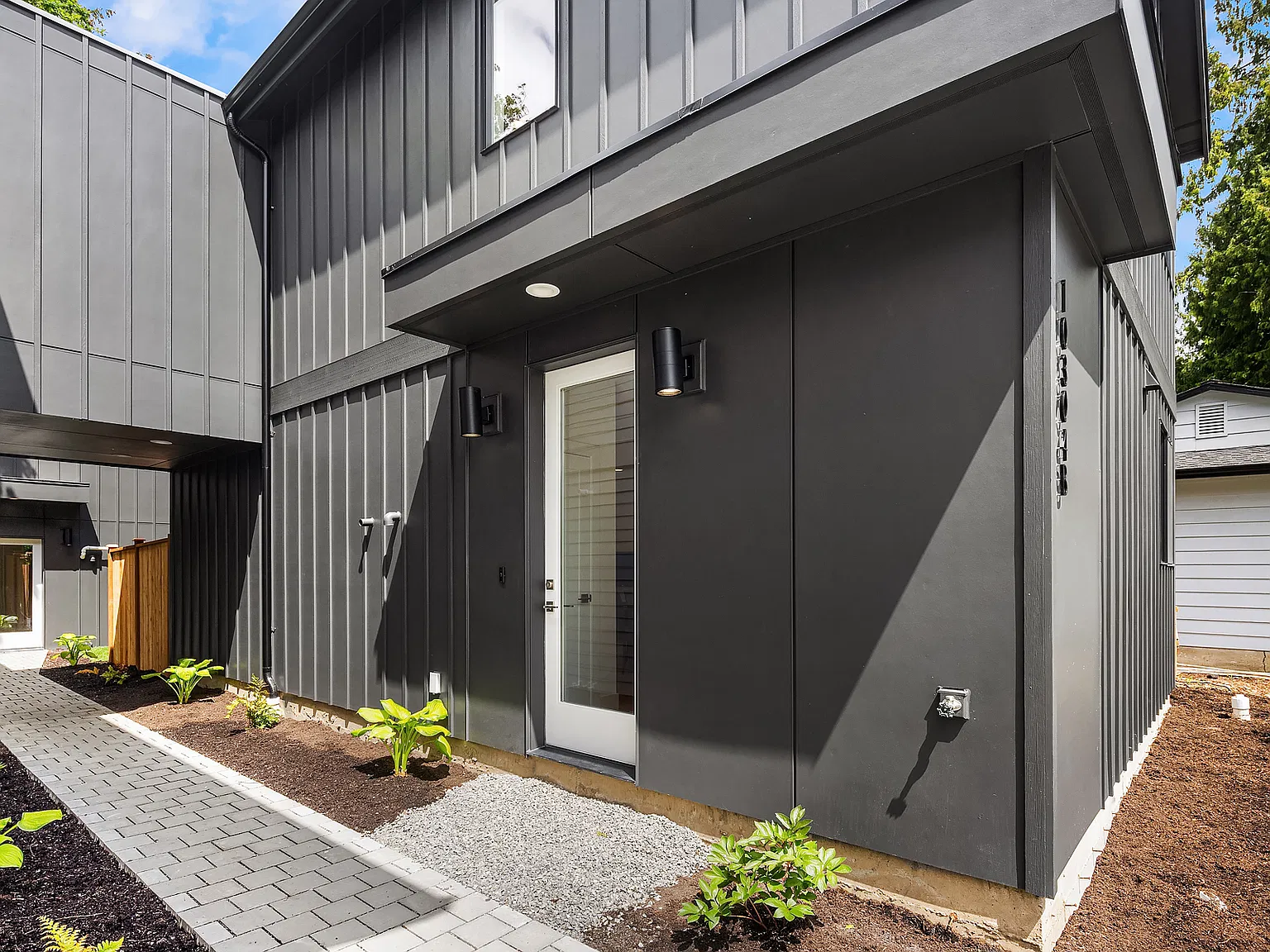 2 bed, 2.5 bath, 1310 sqft, $3,850 — Photo 1
