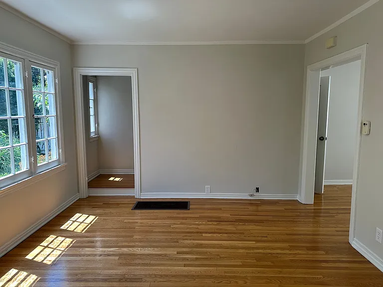 1834 N Normandie Ave — Photo 3