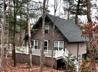 4203 Acorn Cir, Dingmans Ferry, PA 18302