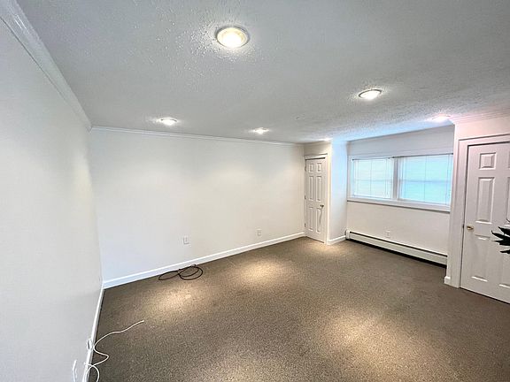 5th image of 2412 Henry St #1