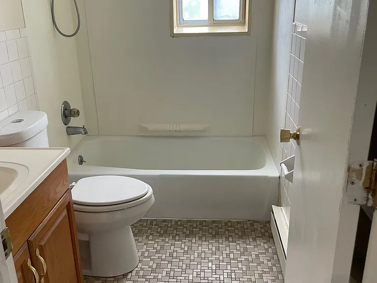 46 Hawthorne St — Photo 9
