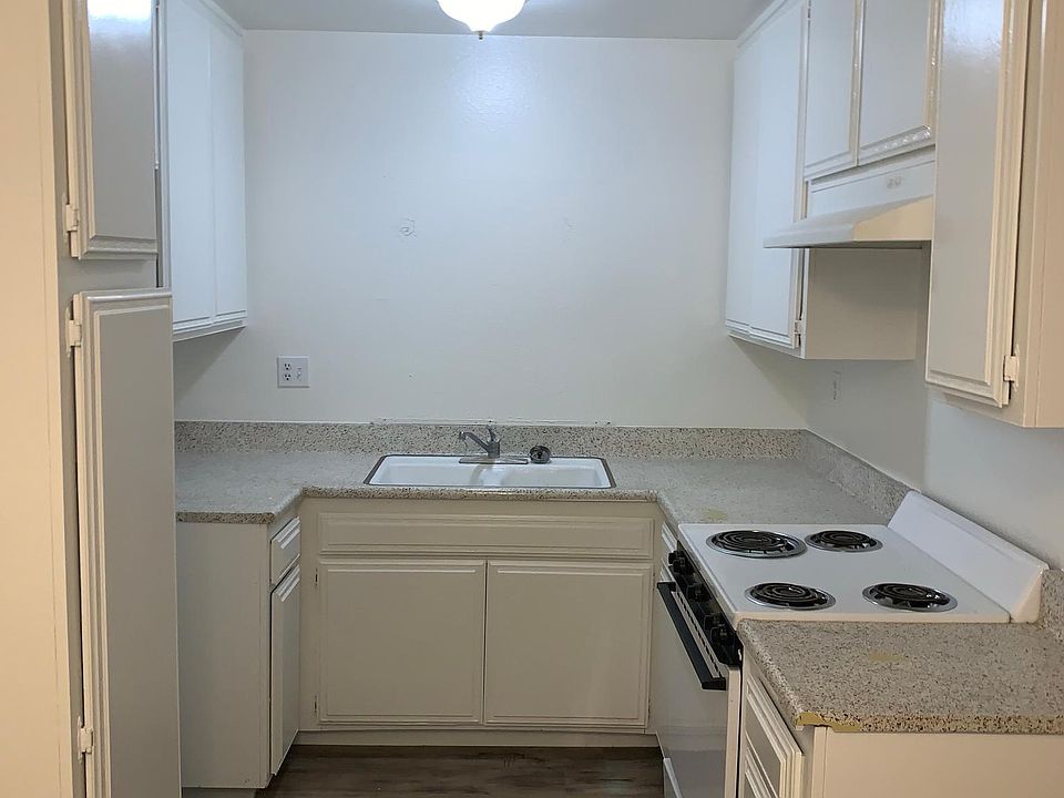 1st image of 13610 Mar Vista St APT 19