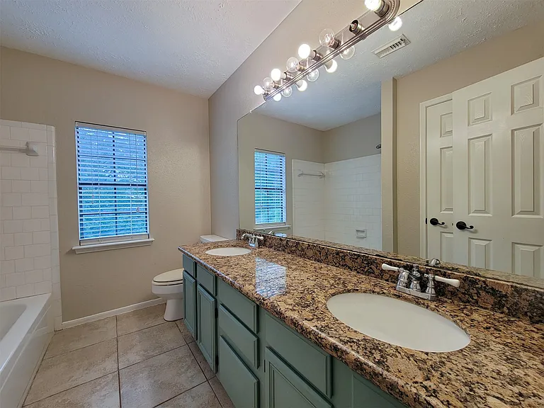 17207 Meadow Heights Dr — Photo 19