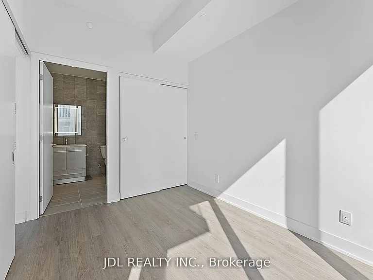 8 Cumberland St #2103 — Photo 18