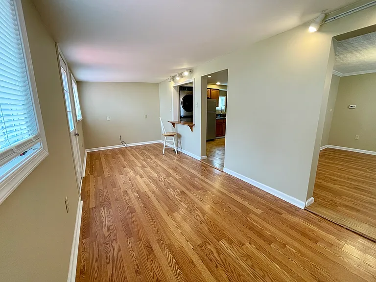 113 S Washington St — Photo 9