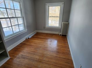 230 Augusta Ave #11, Dekalb, IL 60115