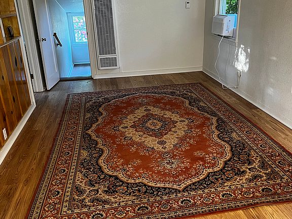4th image of 8549 1/2 Phoenix Ave