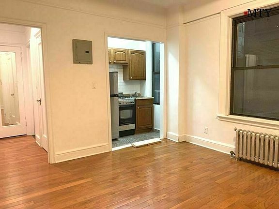 2nd image of 155 E 52nd St APT 8A